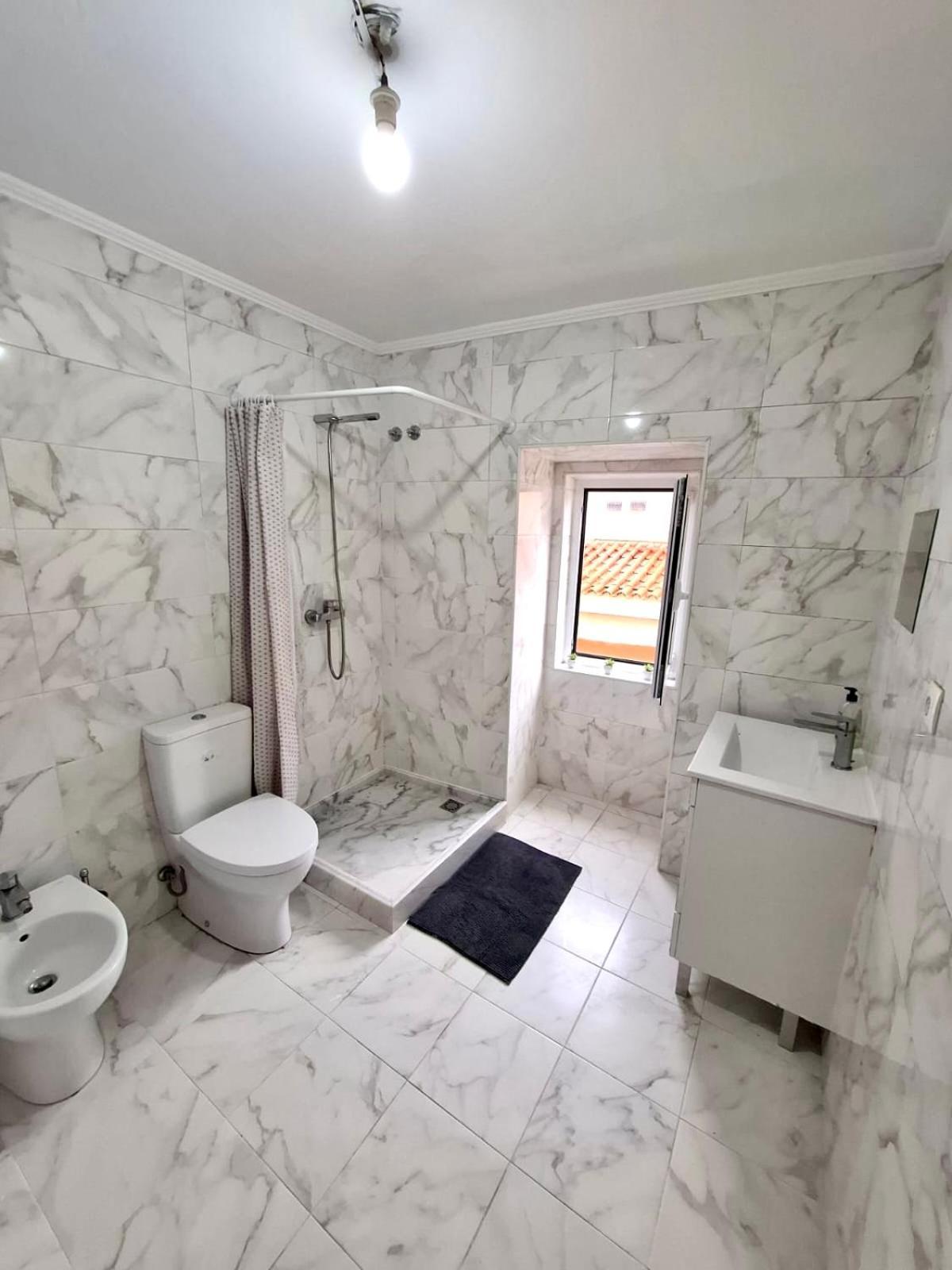 New, Cozy, Flat Apartamento